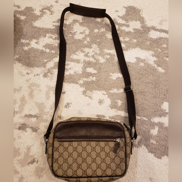 Gucci Crossbody - Picture 3 of 12